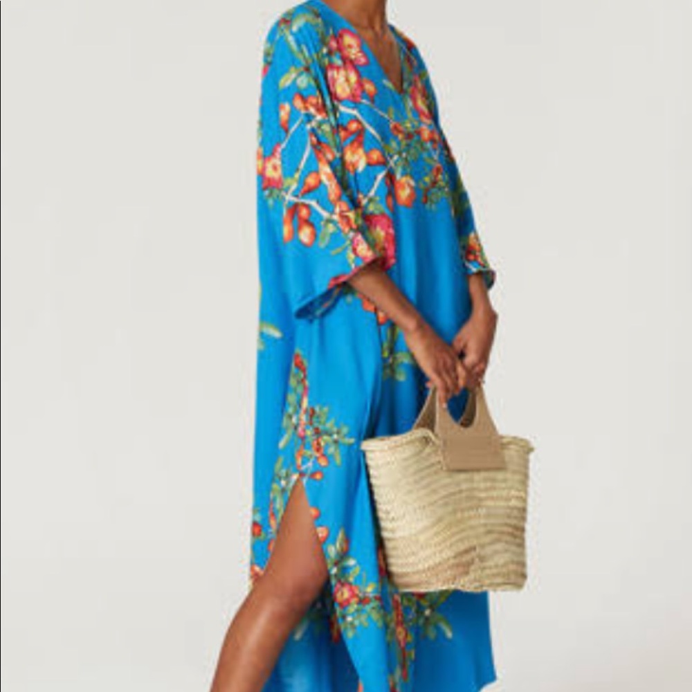 Natori NWOT S Beautiful Floral Charmeuse (100%Poly) Caftan with pockets. - Picture 3 of 12